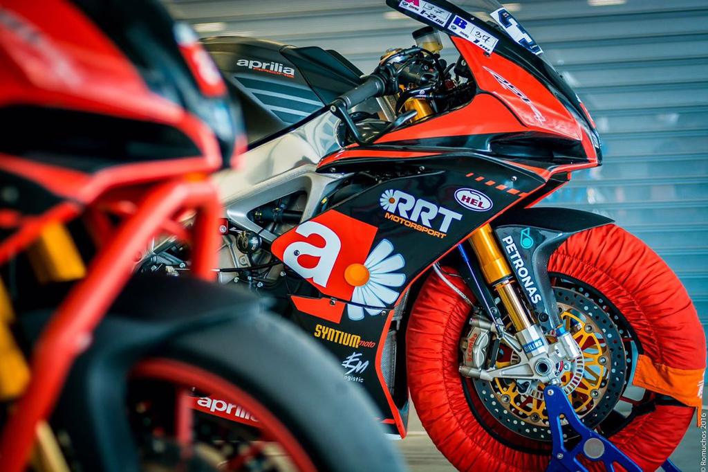 APRILIA RSV4 TRACK BIKE