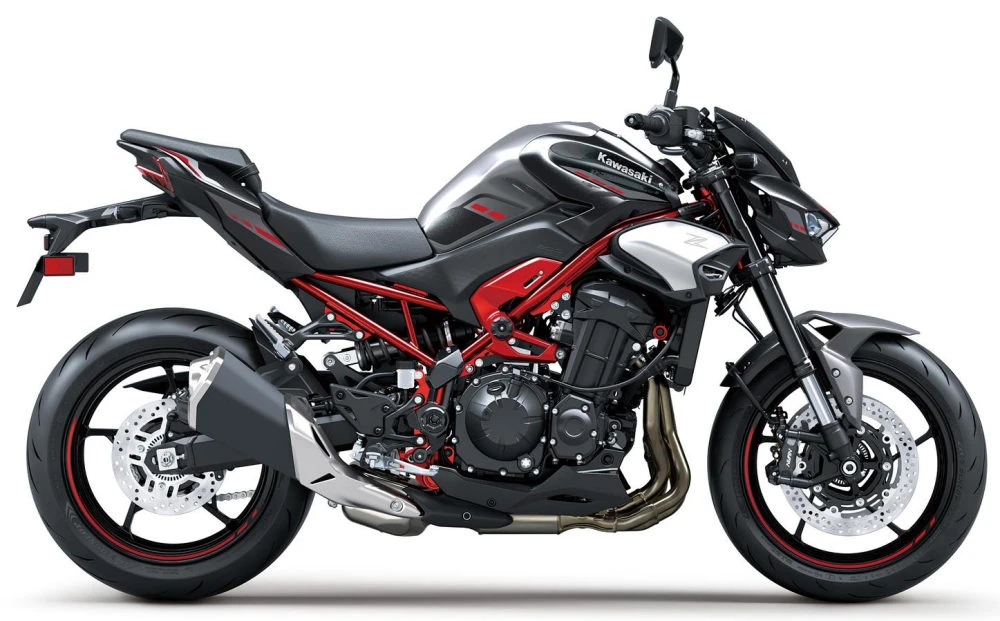KAWASAKI Z900 2025-2026