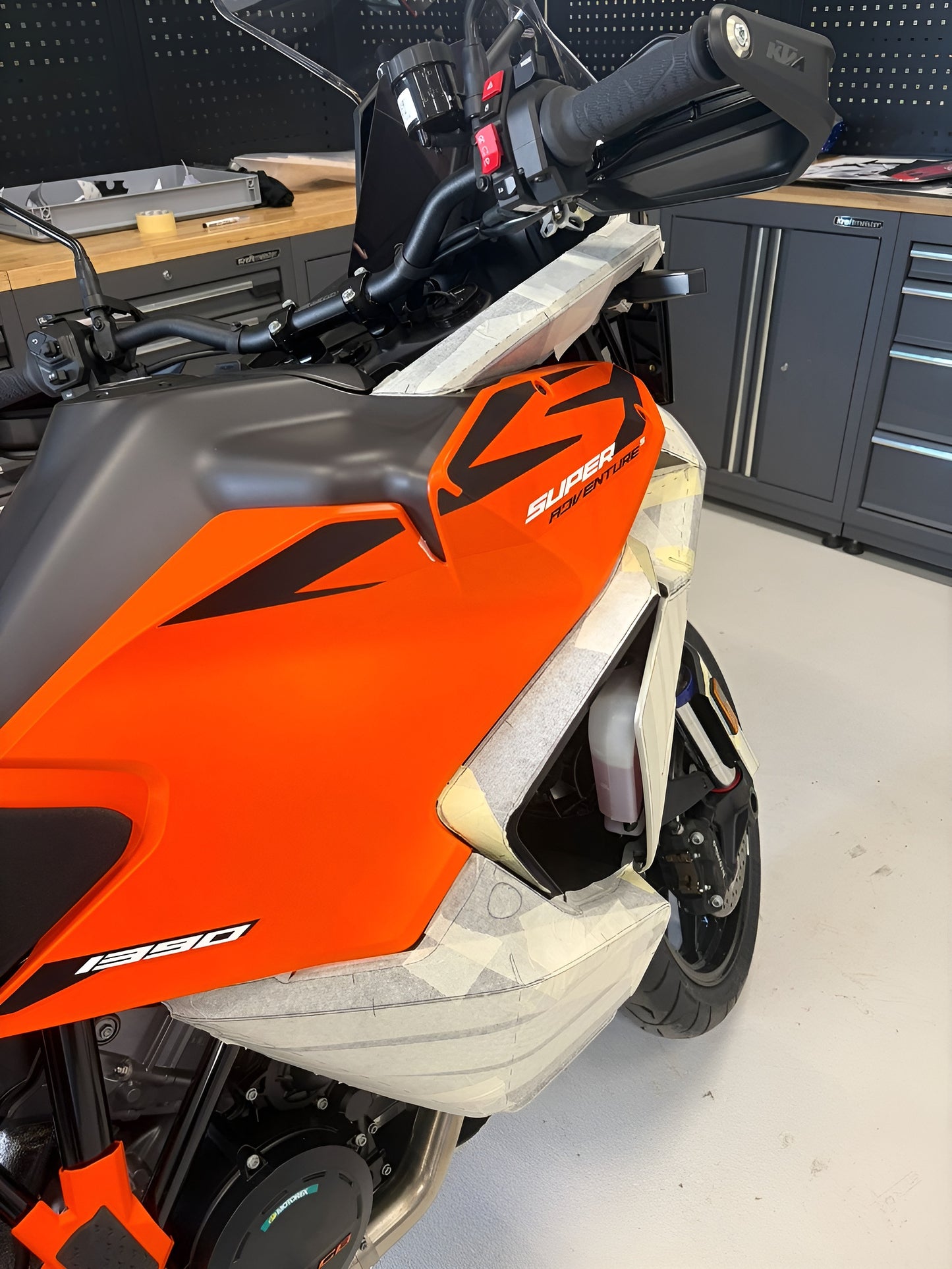 KTM 1390 SUPER ADVENTURE S_R 2026